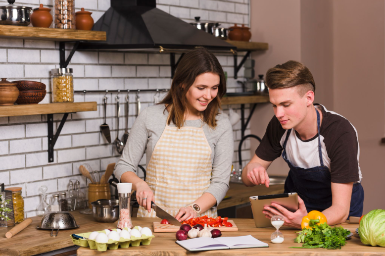 Meal Prep Lovers: You’re Sitting on a Business Idea